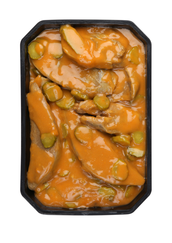 Langue de bœuf sauce piquante, plat cuisiné.